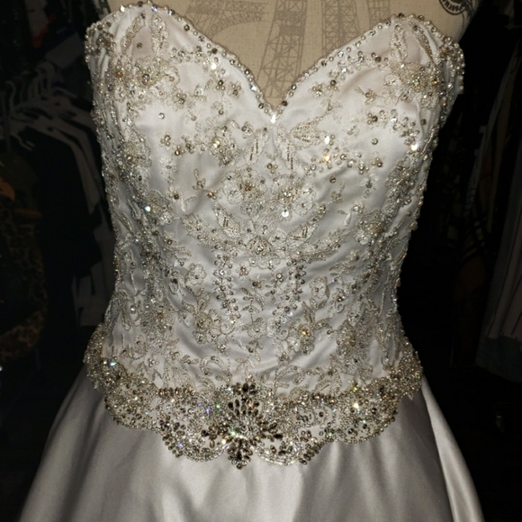 Ballgown Wedding Dress - Picture 3 of 6